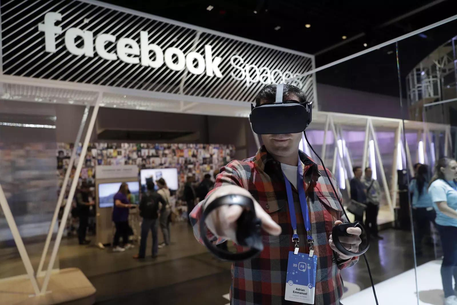 Facebook Oculus VR: Facebook Oculus VR device arriving in South Korea on Tuesday - Latest News