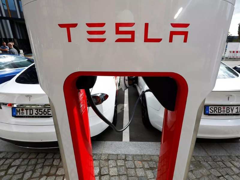 Tesla 'recalls' vehicles in China for online software update