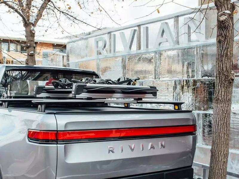 EV startup Rivian announces $2.5 billion funding round led by Amazon, Ford