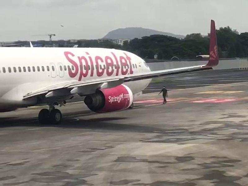 SpiceJet passengers can now book cabs for airport transfer during flight