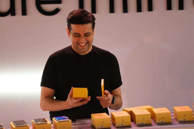 Realme expands India footprint, opens 100 exclusive retail stores