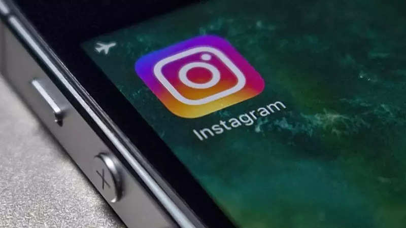 How to share Instagram Story as a post