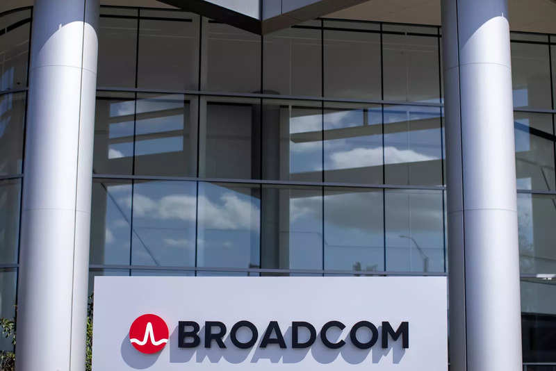 Broadcom aims to combat chip bottlenecks on data center, wireless strength