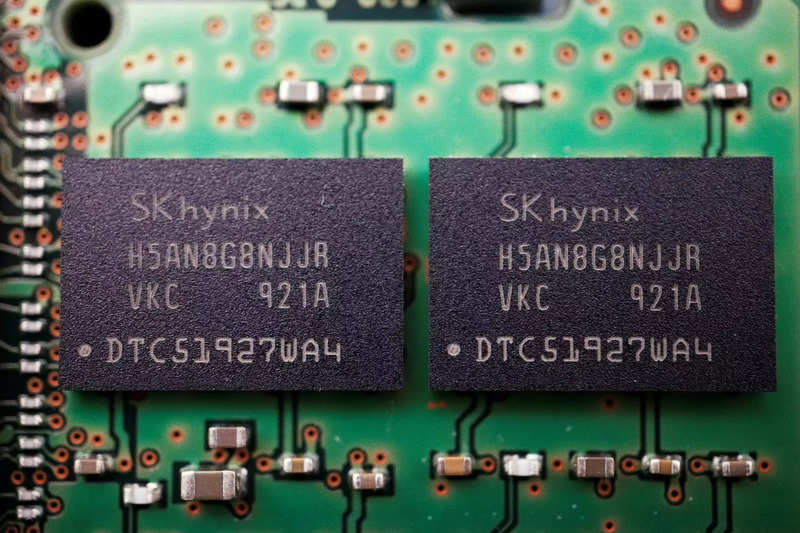 SK Hynix says chip industry woes "unprecedented", to slash investment
